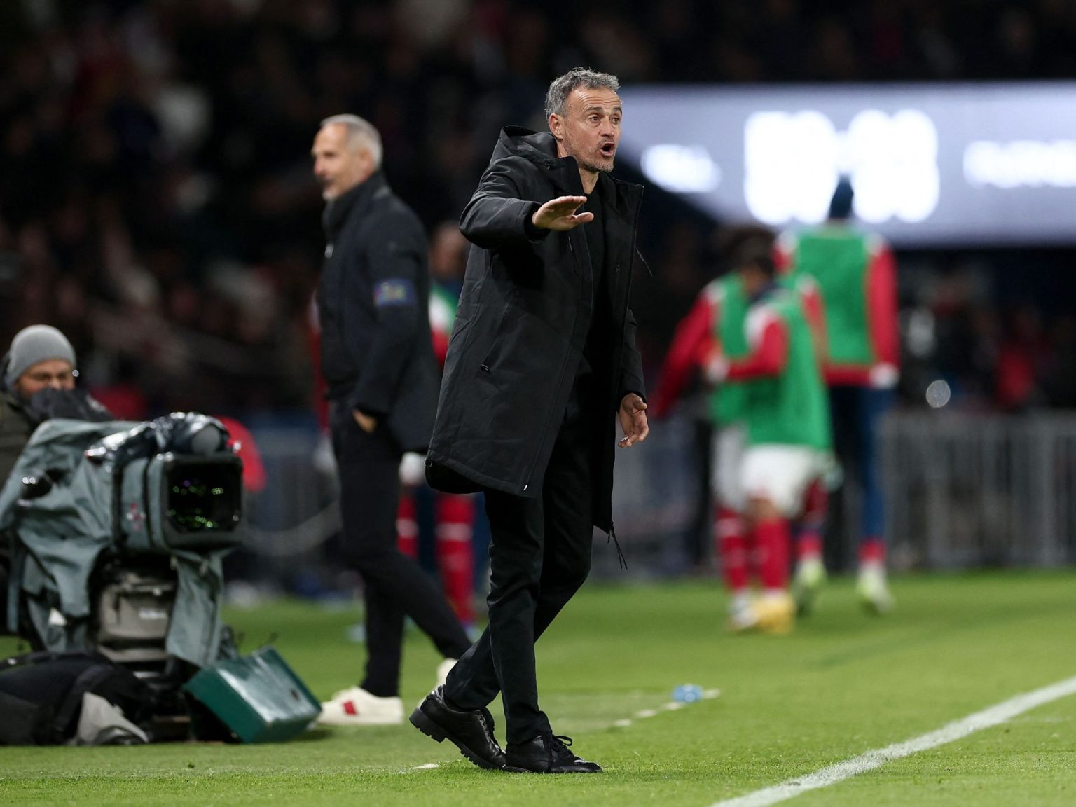 سر قضاء لويس إنريكي 3 أشهر داخل مدينة سان جيرمان الرياضية