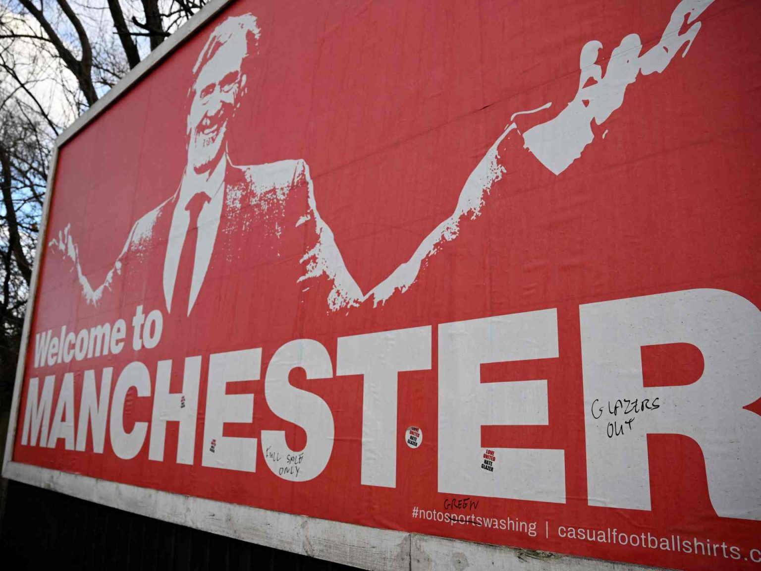 رياح التغيير في مانشستر يونايتد تعصف بمدير الكرة