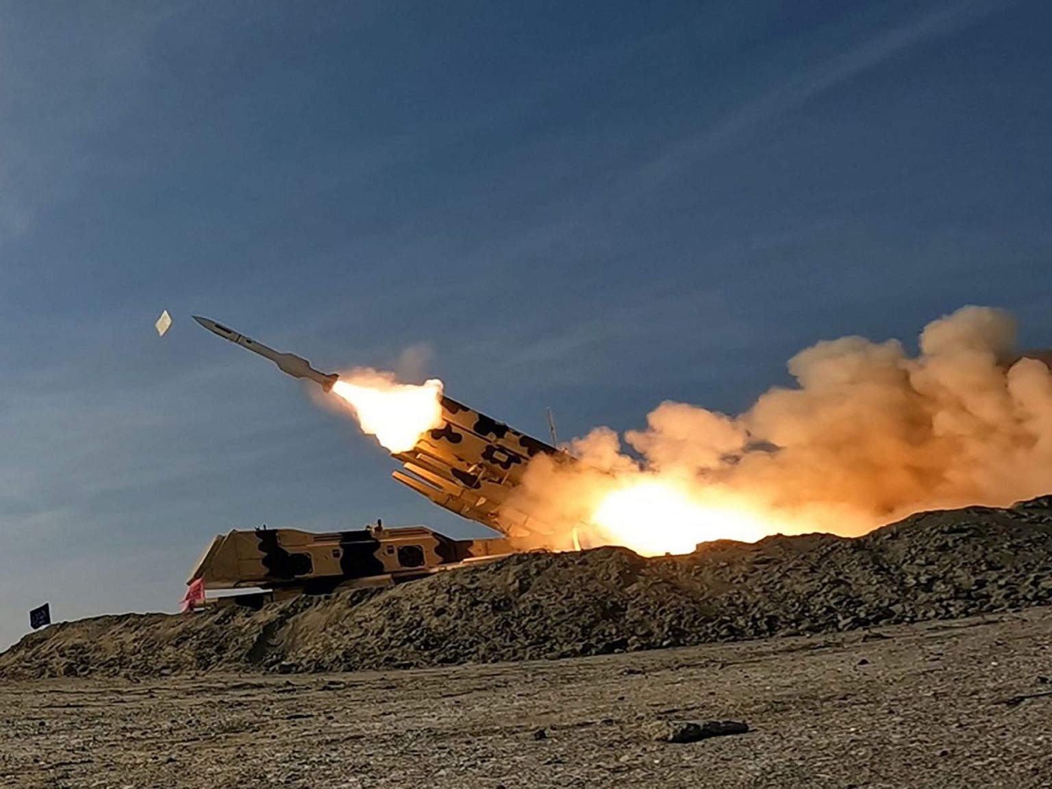 واشنطن بوست: الإسرائيليون لم يغمض لهم جفن ليلة الهجوم الإيراني