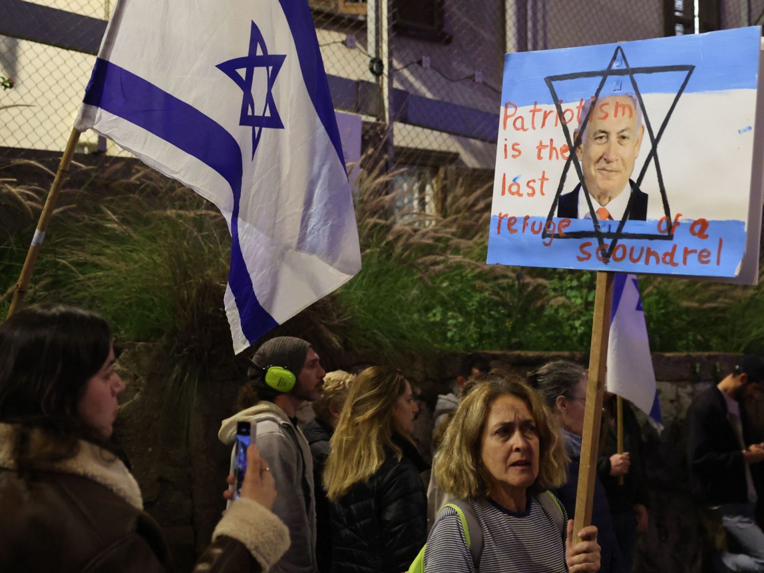 هل ستكون غزة أكثر أمانا إذا استقال نتنياهو؟