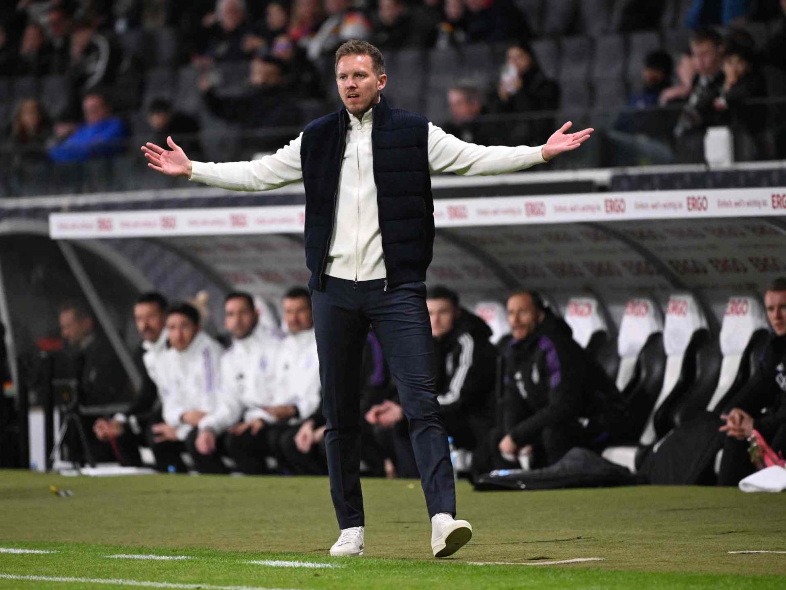 أغلى 12 مدربا في تاريخ كرة القدم