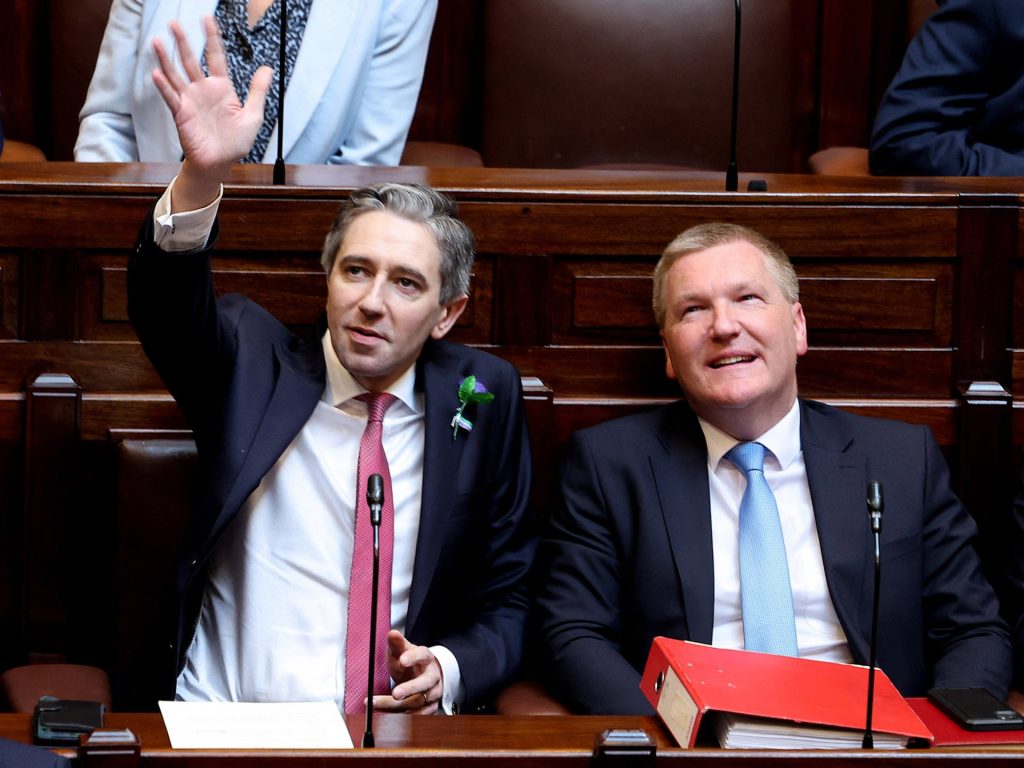 أيرلندا تهدد بإعادة طالبي اللجوء إلى المملكة المتحدة