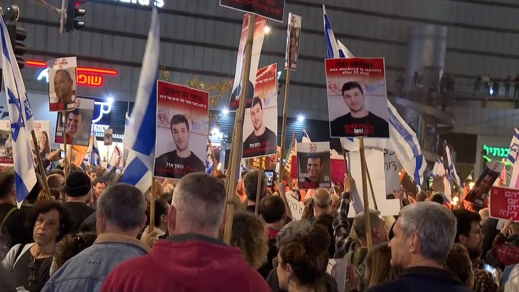 وفد من حماس إلى القاهرة وترقب لنتائج المحادثات بشأن صفقة التبادل