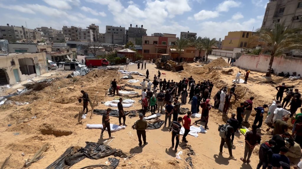 في خان يونس.. قصص مؤلمة عن انتهاك إسرائيل لجثامين الشهداء