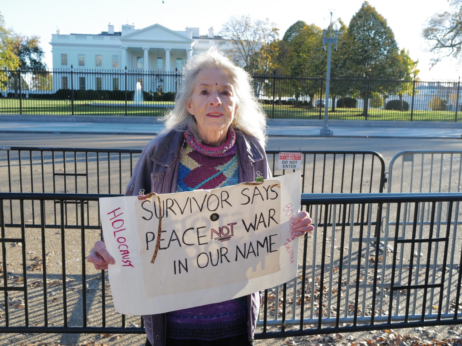 ناجية من الهولوكوست في مظاهرة: أعرف ما يعيشه أطفال غزة