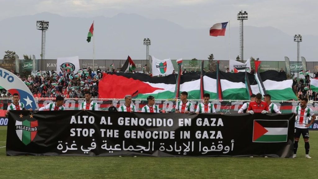 “أوقفوا الإبادة الجماعية”.. نادي بالستينو التشيلي يواصل تضامنه مع غزة