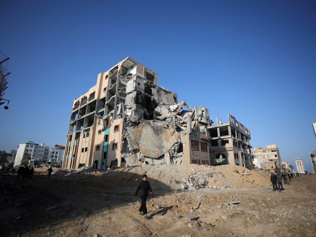 هل تنجح جامعات الضفة في تعويض طلاب غزة عن بُعد؟