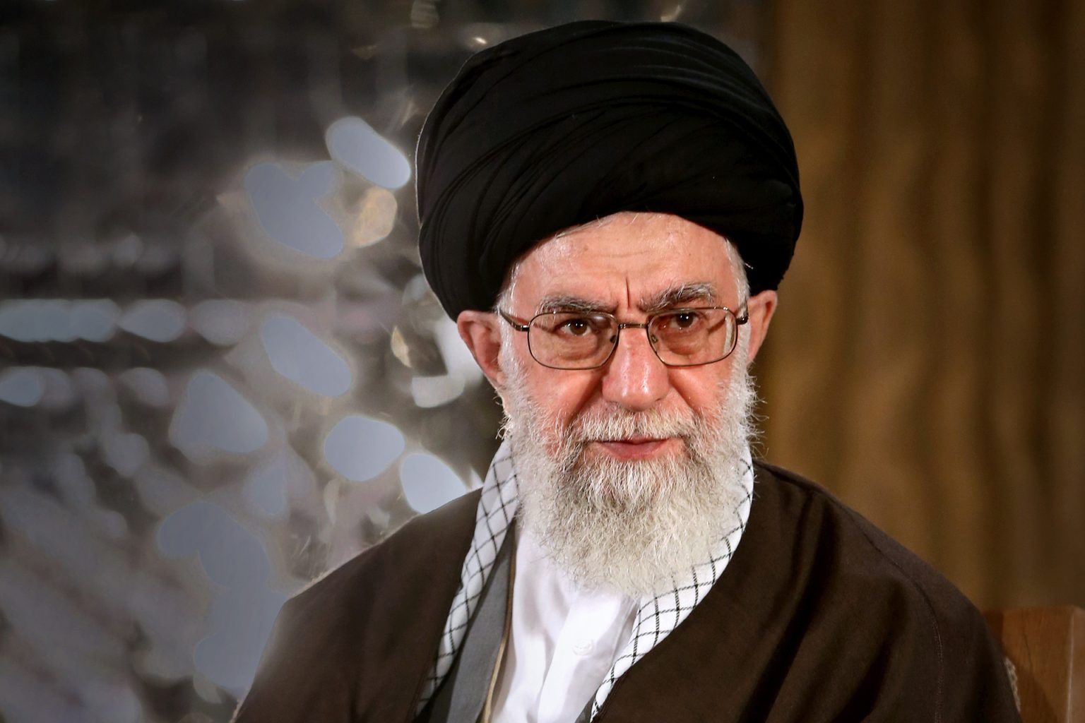 خامنئي: غزة أصبحت قضية العالم الأولى والتطبيع لن يحل الأزمات