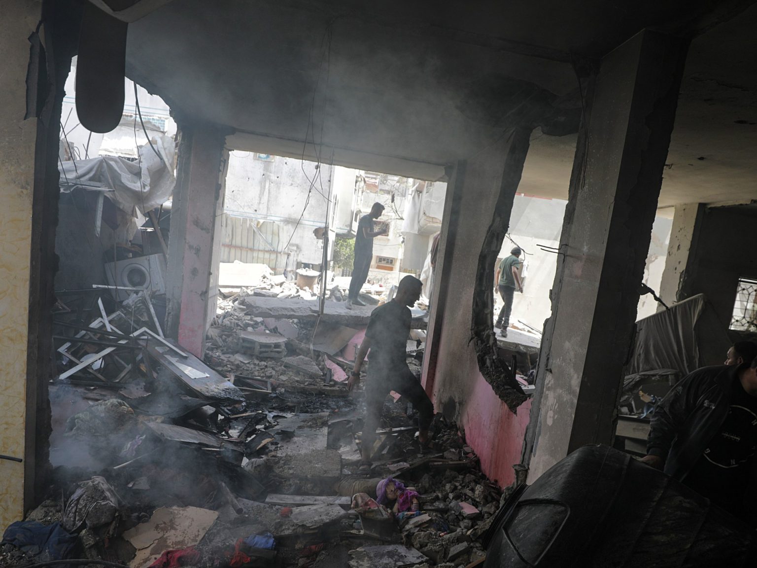 شهداء بغارات إسرائيلية على غزة والمقاومة تقصف محور نتساريم