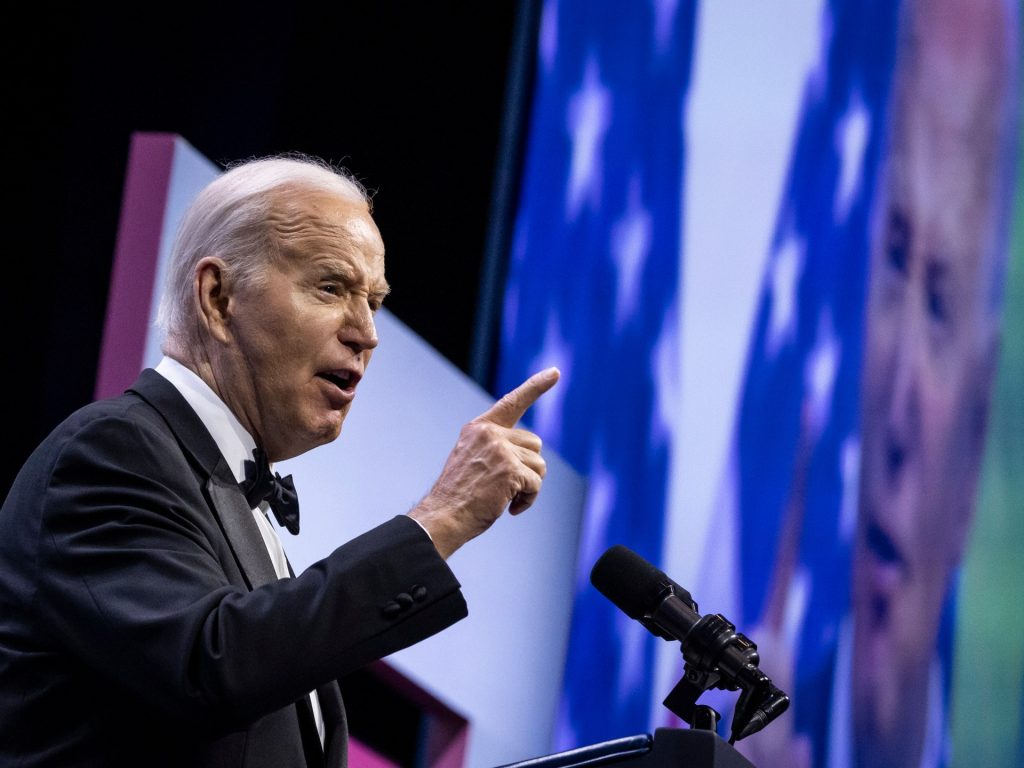 موندويس: بايدن والكونغرس يدمران القانون الدولي لصالح إسرائيل