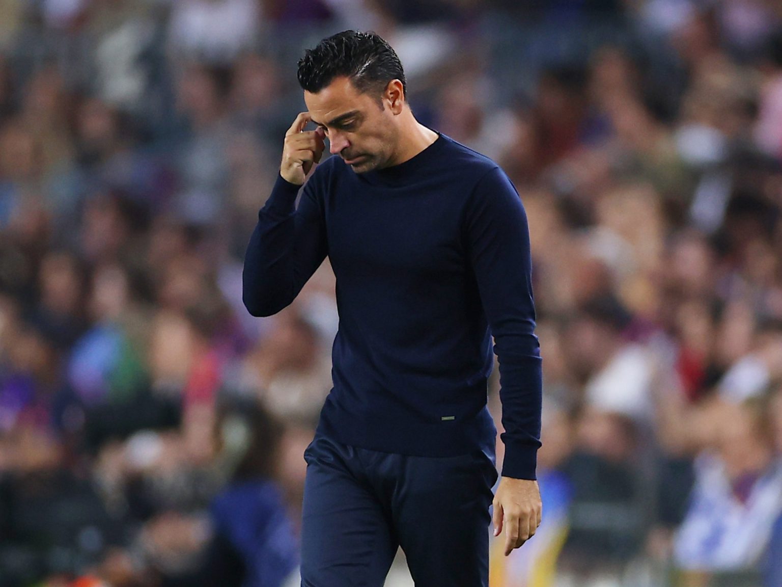 برشلونة يقيل المدرب الإسباني تشافي