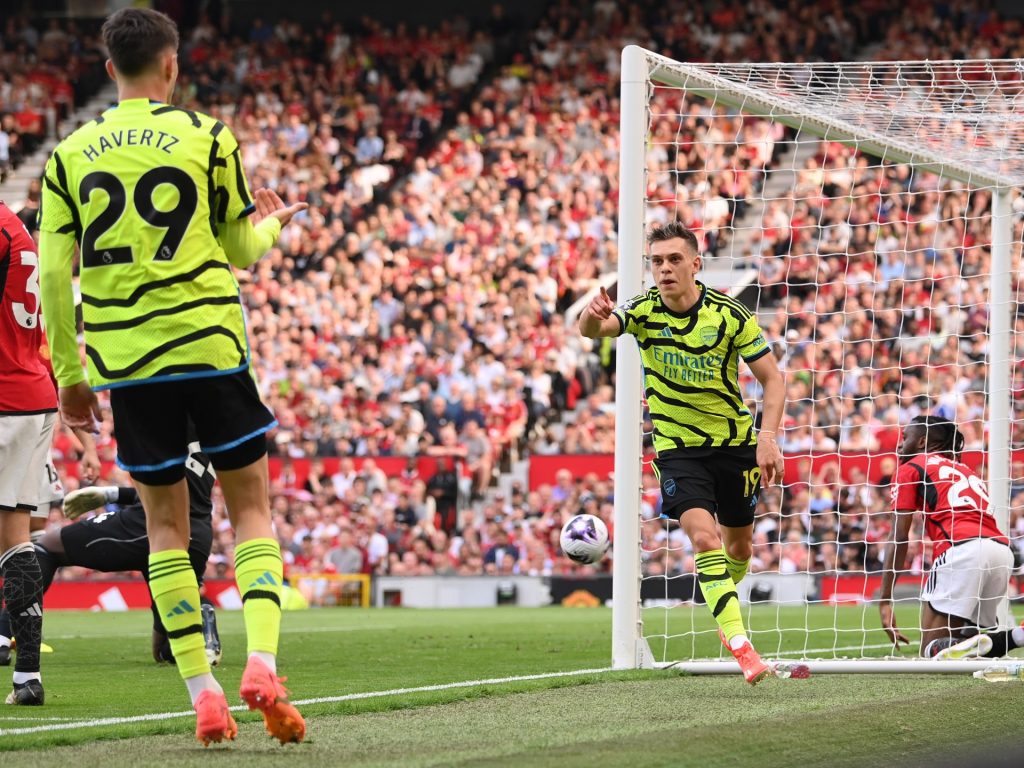 بالفيديو.. أرسنال يهزم مانشستر يونايتد ويستعيد صدارة البريميرليغ