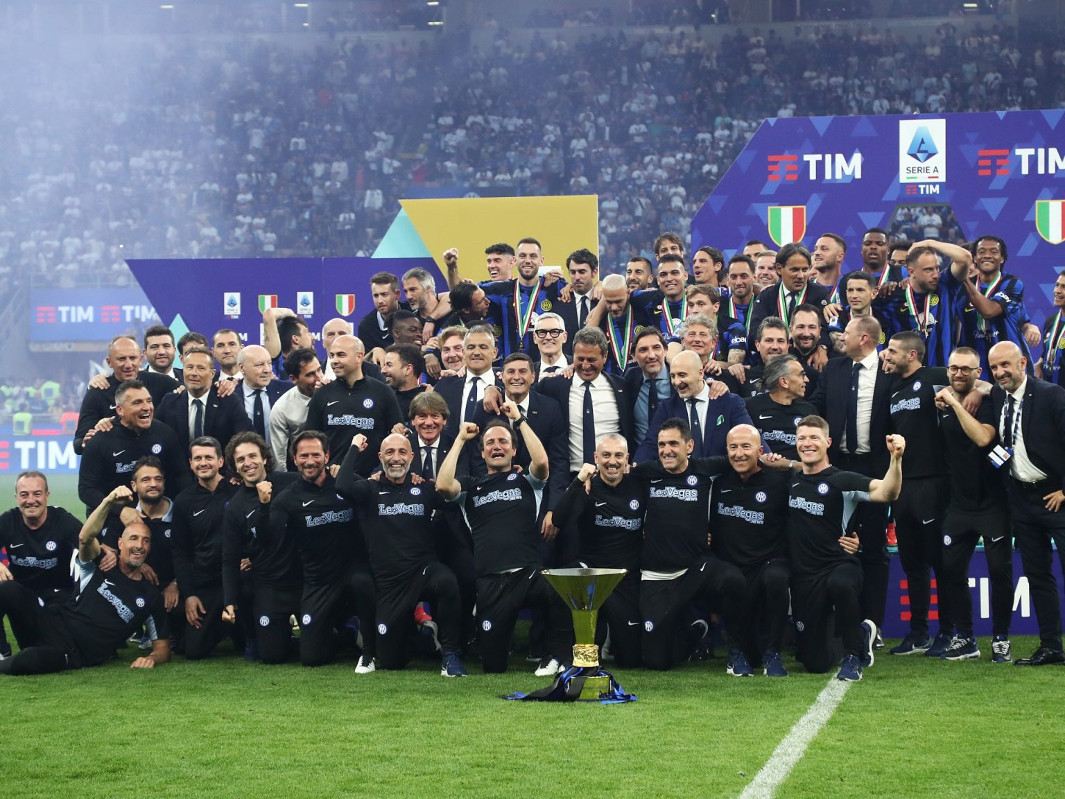 بيع نادي إنتر ميلان بطل إيطاليا لصندوق الاستثمار الأميركي “أوك تري”