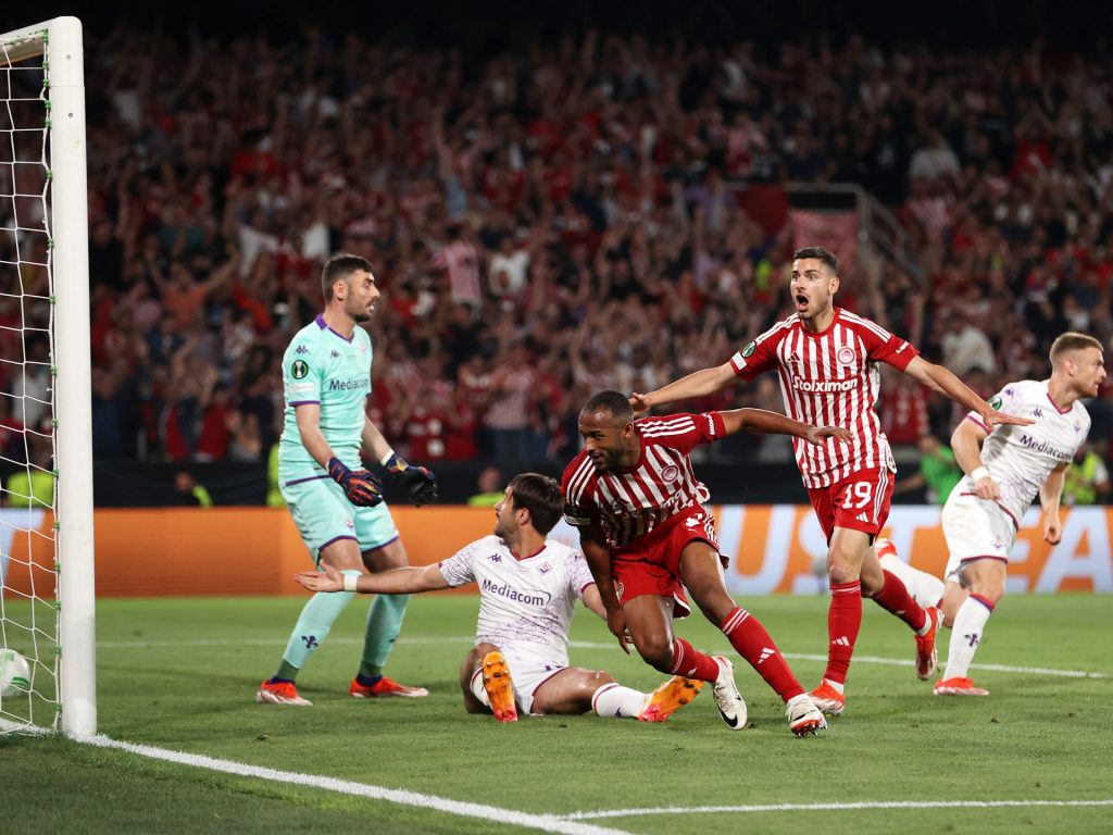 ملخص فوز أولمبياكوس على فيورنتينا وتتويجه بلقب دوري المؤتمر الأوروبي
