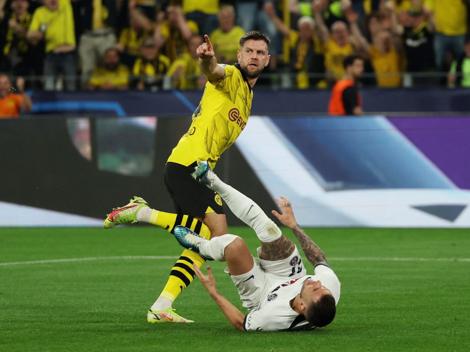 شاهد.. دورتموند يفوز على سان جيرمان في ذهاب قبل نهائي دوري أبطال أوروبا