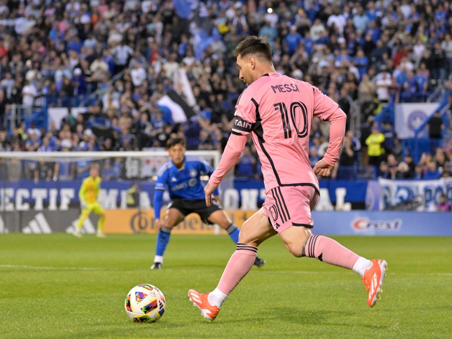 قاعدة جديدة بالدوري الأميركي تغضب ميسي ومدربه