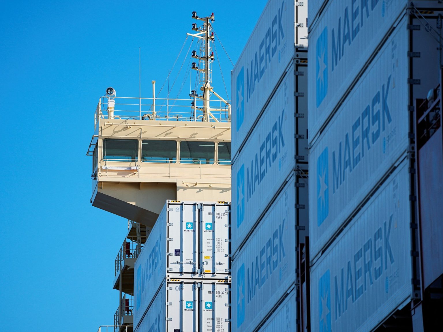 ميرسك: أزمة البحر الأحمر تخفض سعة الشحن 20% في الربع الثاني