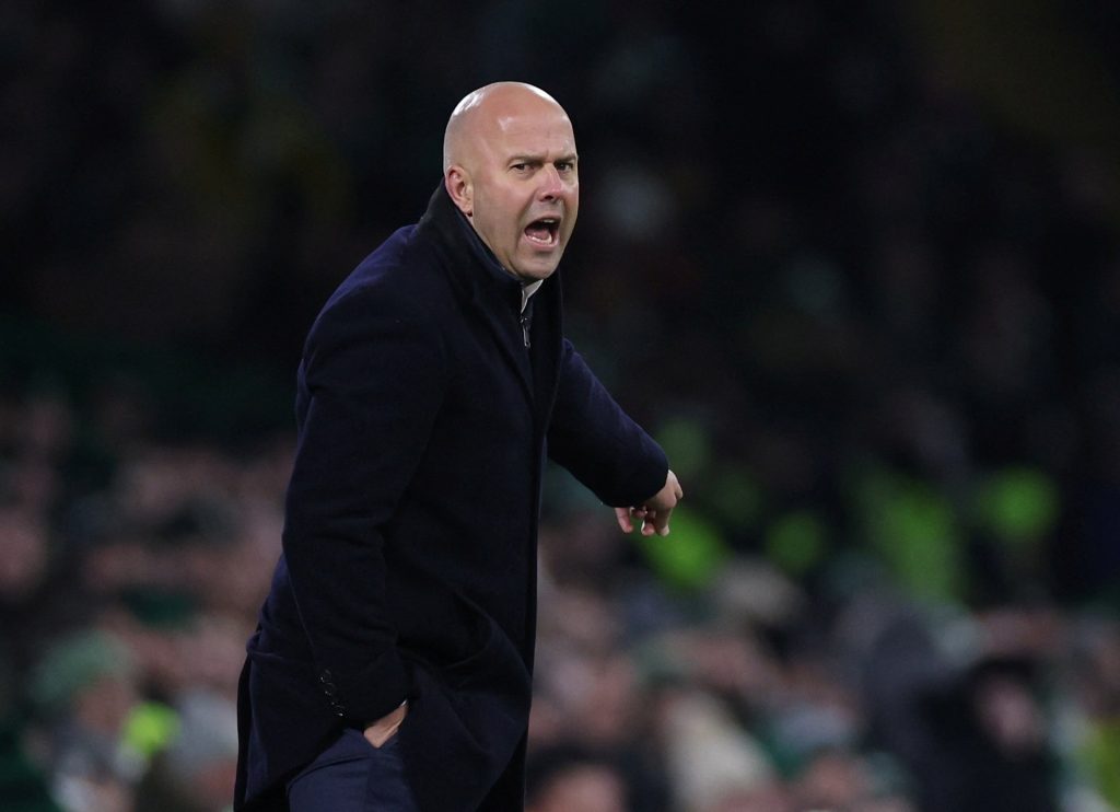 هل يكسر سلوت لعنة المدرب الهولندي في الدوري الإنجليزي؟