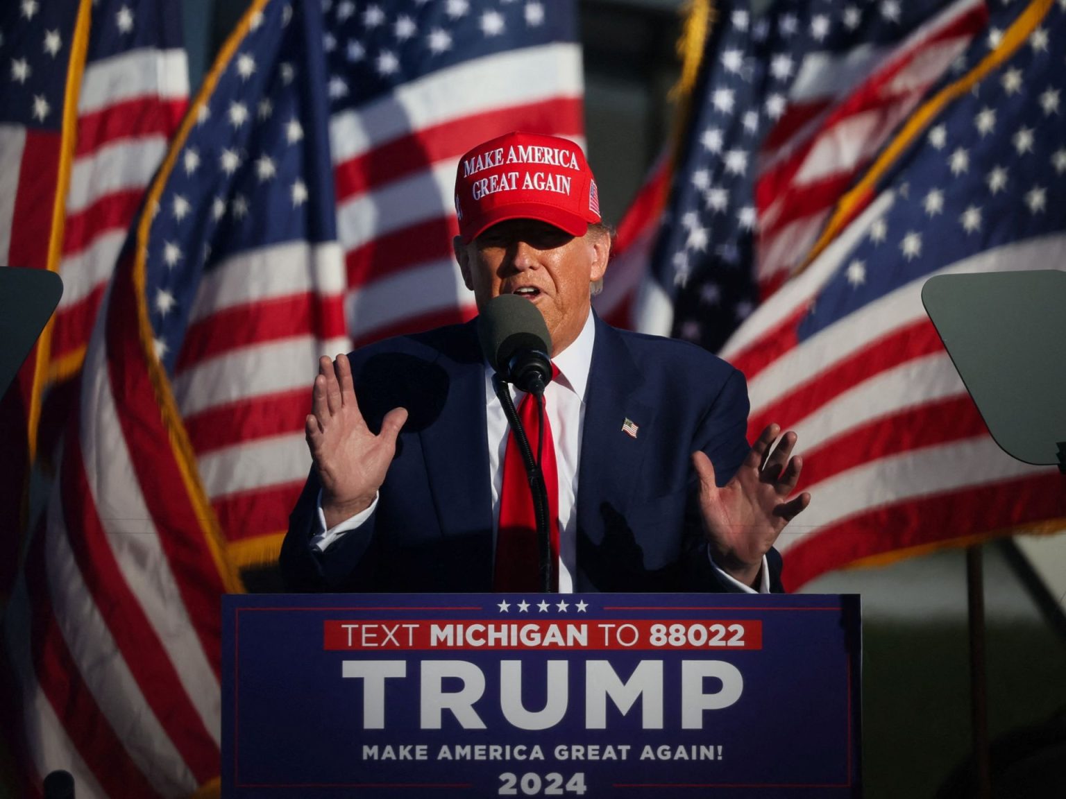 ترامب بعد إدانته في 34 تهمة: أنا سجين سياسي