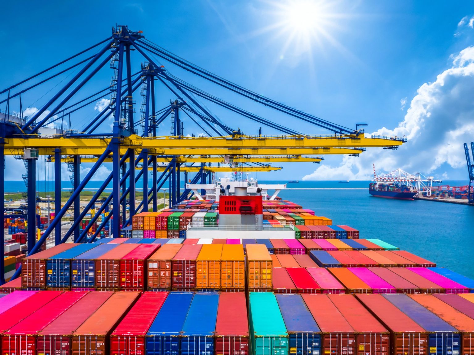 نمو التجارة الصينية يزيد الأمل بتعافي الاقتصاد العالمي