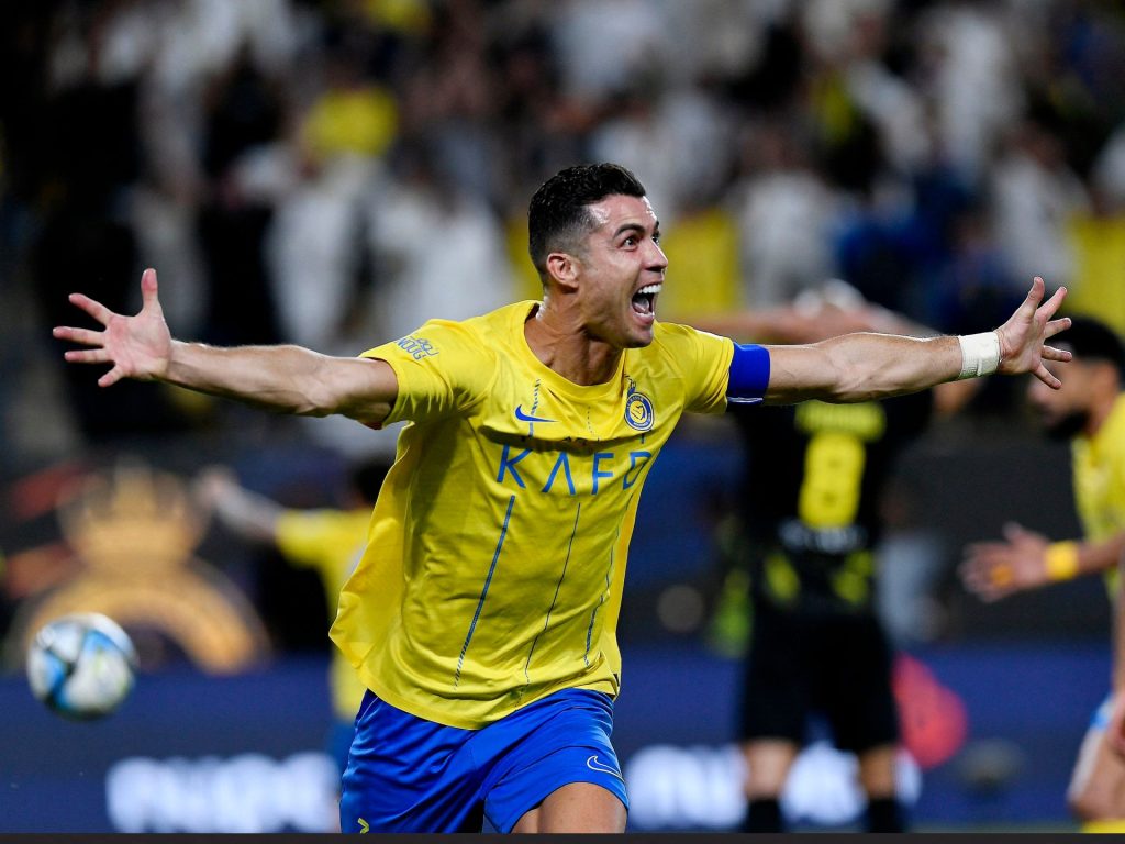 بينهم مبابي وزيدان.. نجوم يختارون رونالدو أعظم لاعب في التاريخ