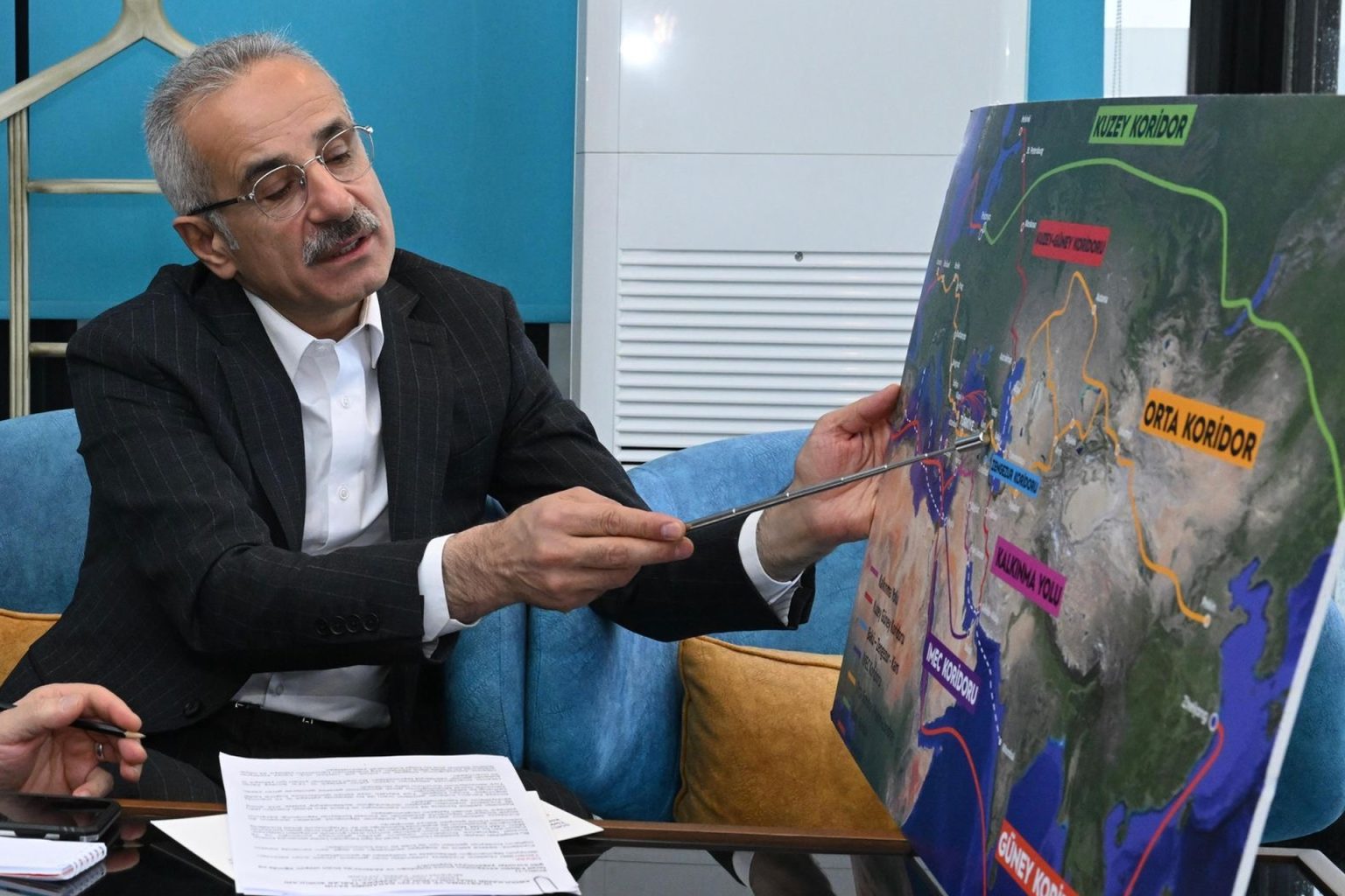 وزير النقل التركي للجزيرة نت: طريق التنمية دفعة اقتصادية بالمنطقة