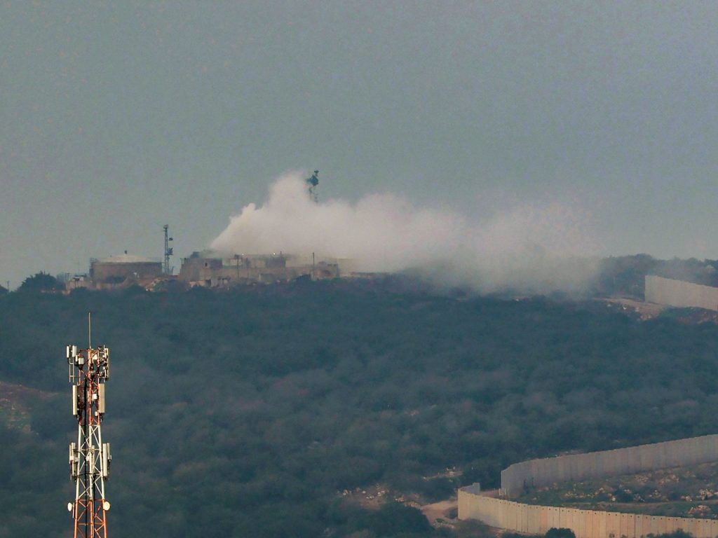 حزب الله يستهدف جنودا إسرائيليين والاحتلال يتدرب على عمليات هجومية