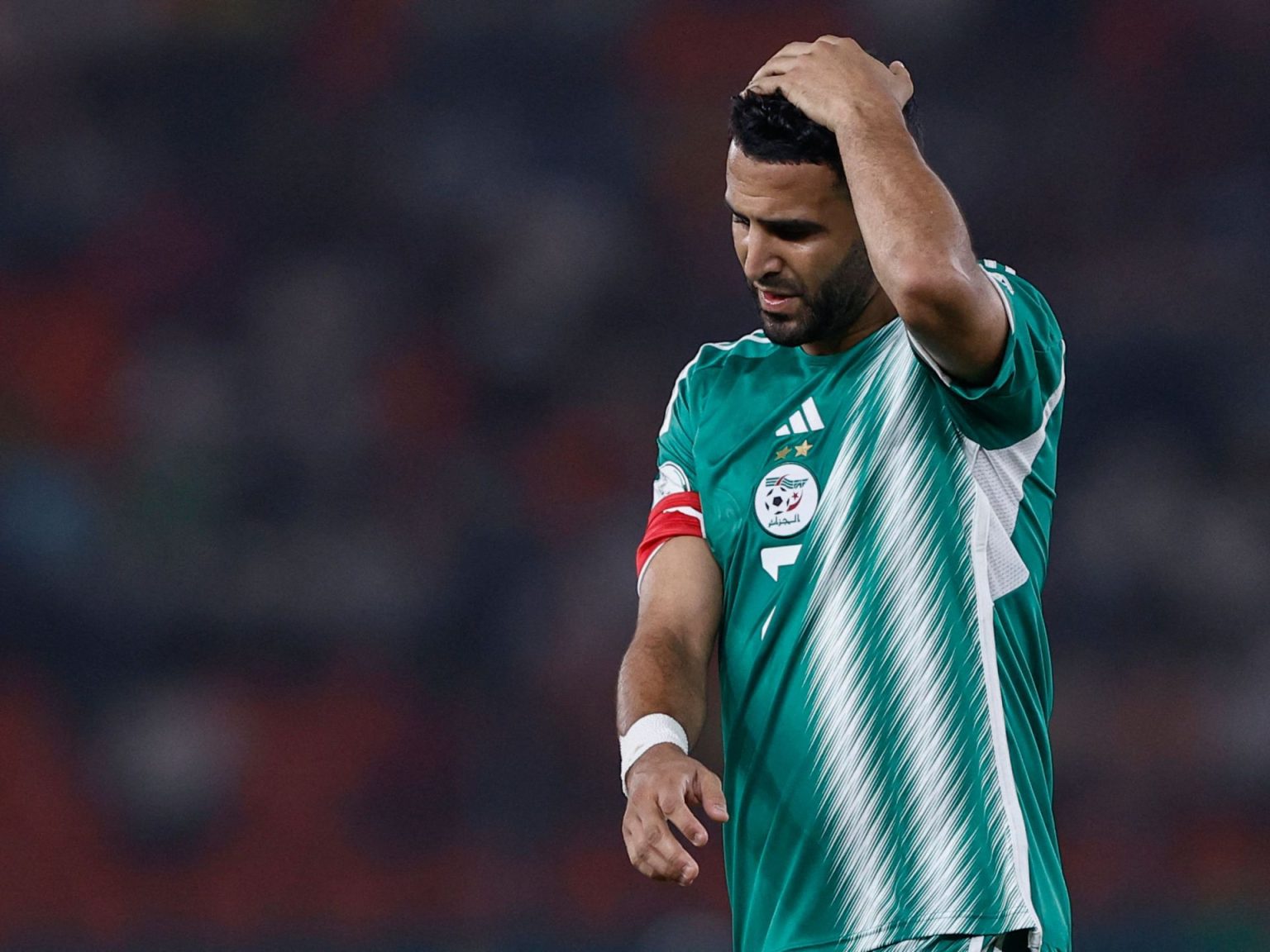 محرز يكذب مدرب منتخب الجزائر بعد قرار استبعاده