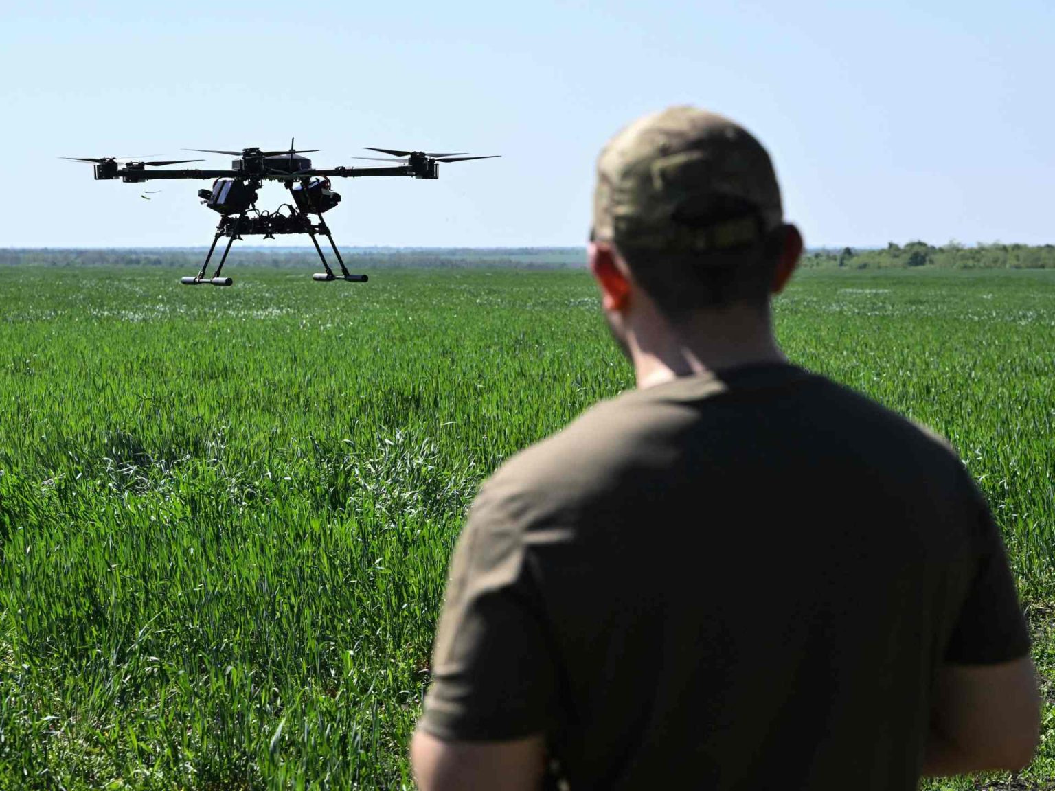 هجمات أوكرانية بالمسيرات توقف عمل مصفاة نفط روسية