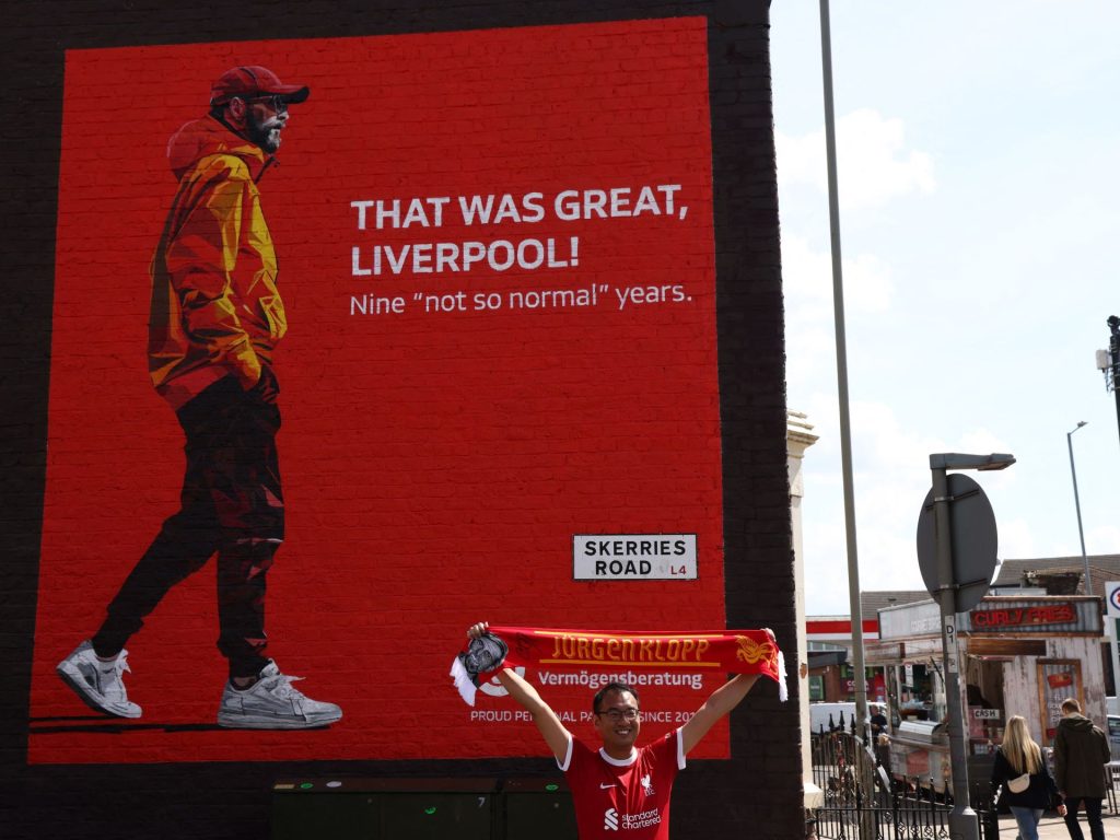 هل يحذو كلوب حذو تشافي ويستمر في تدريب ليفربول؟