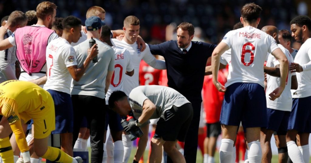 “لا أهوى المراهنات”.. مدرب منتخب إنجلترا يرد على شائعات انتقاله لقيادة مانشستر يونايتد