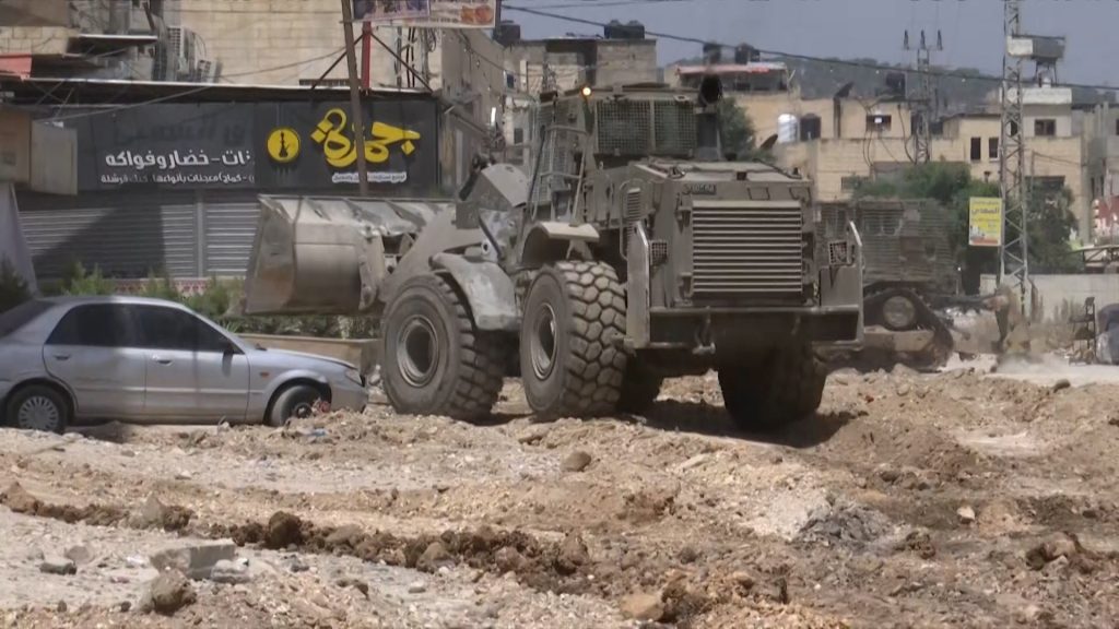 الاحتلال يواصل عملية عسكرية واسعة في جنين ويدمر بنيتها التحتية