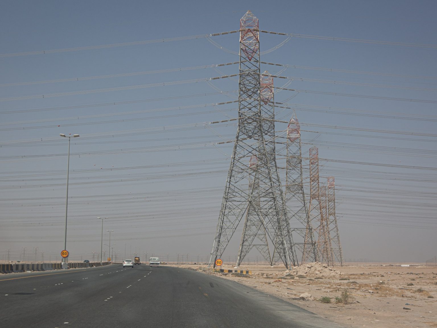 الكويت تشتري 500 ميغاوات من الكهرباء عبر هيئة الربط الخليجي