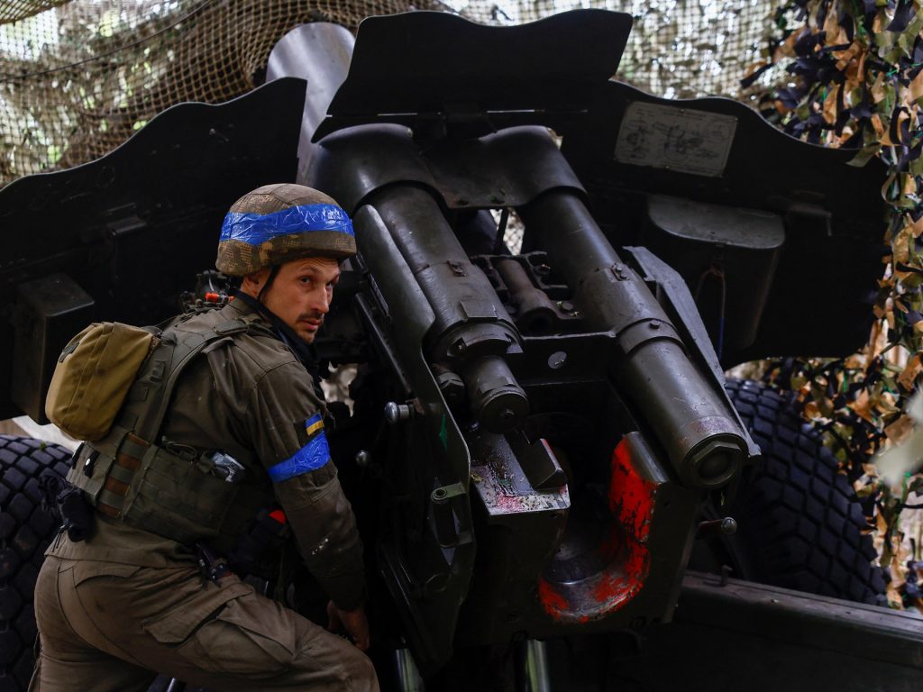 تايمز: هكذا تزود بريطانيا وحلفاؤها أوكرانيا بالأسلحة