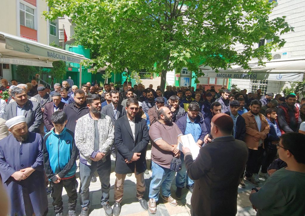 أداء صلاة الغائب بإسطنبول على “شهيد القدس التركي”