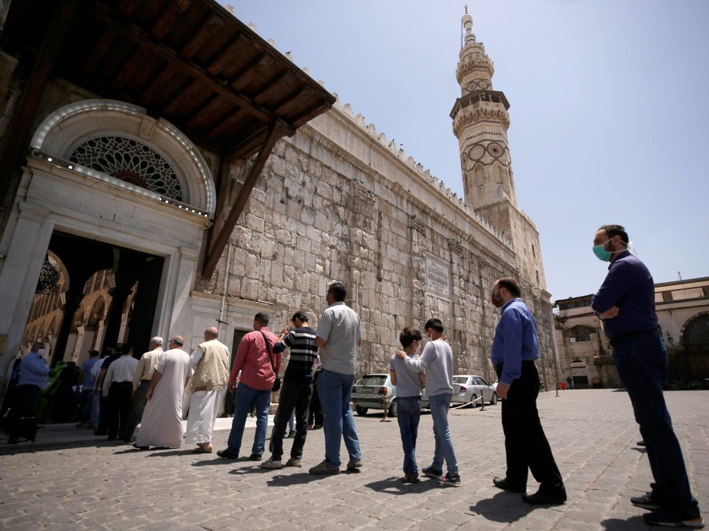 الأمن السوري يقيد دخول الأجانب إلى الأموي بدمشق.. ماذا وراء القرار؟