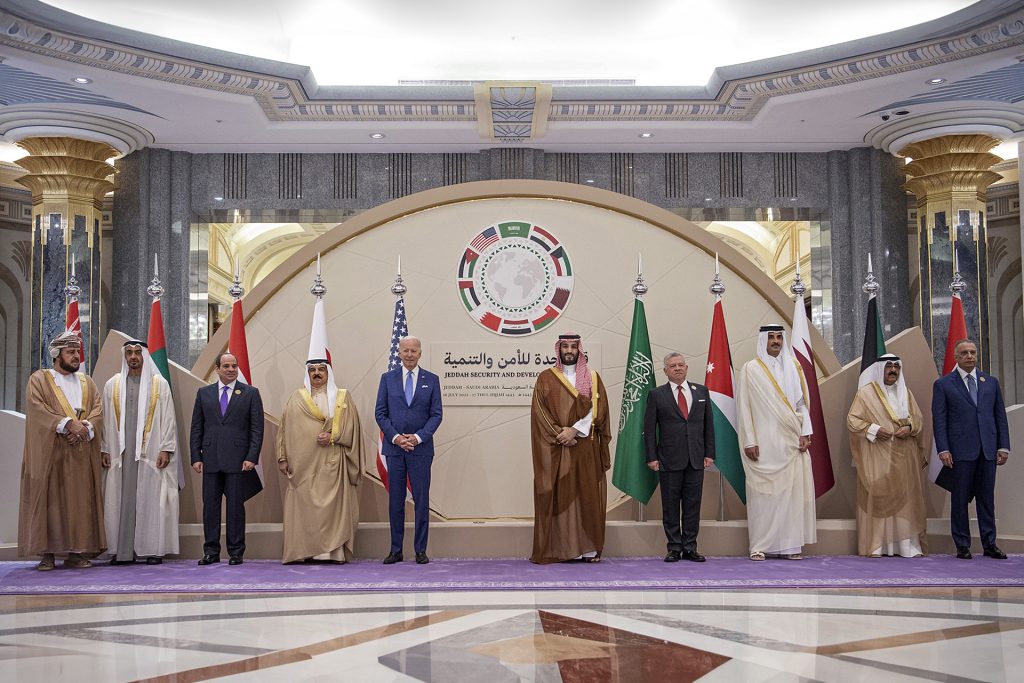 فورين أفيرز: أميركا تخسر العالم العربي والصين تجني الثمار