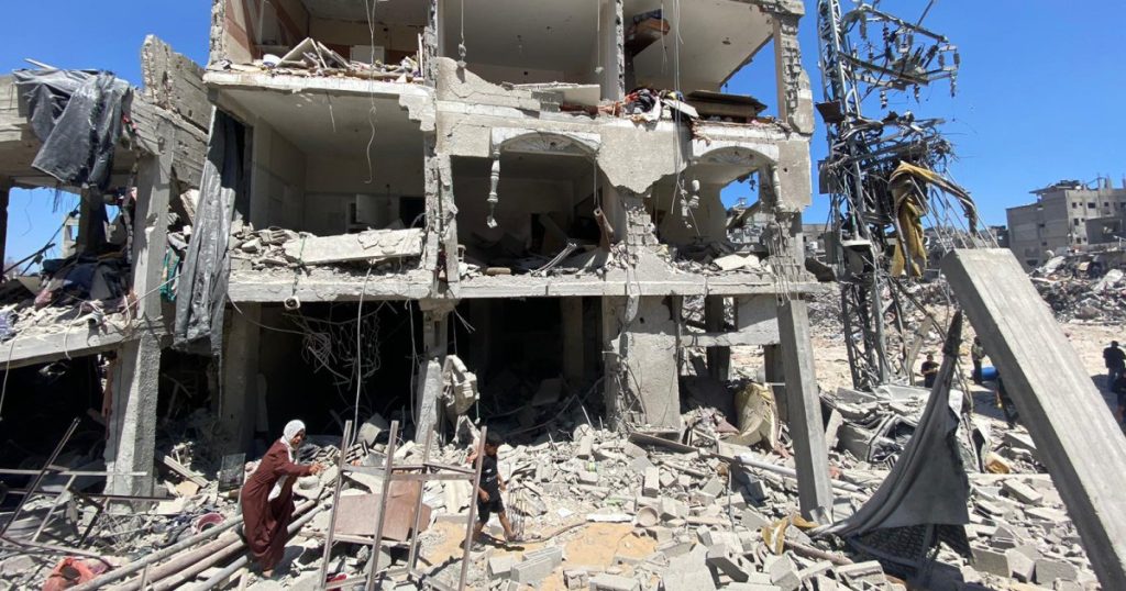 صحف عالمية: ظروف غزة تشبه الجحيم وبيلوسي تثير عاصفة بين الديمقراطيين