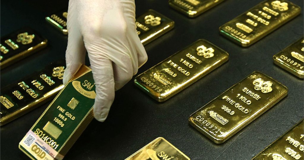 رغم ارتفاعات الذهب القياسية.. الدول الغنية تعتزم زيادة احتياطياتها من المعدن الأصفر