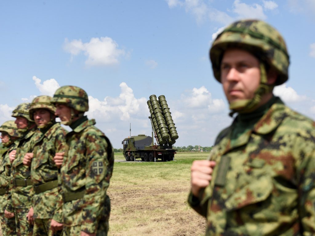 هآرتس: زيادة هائلة بإمدادات السلاح الصربي لإسرائيل