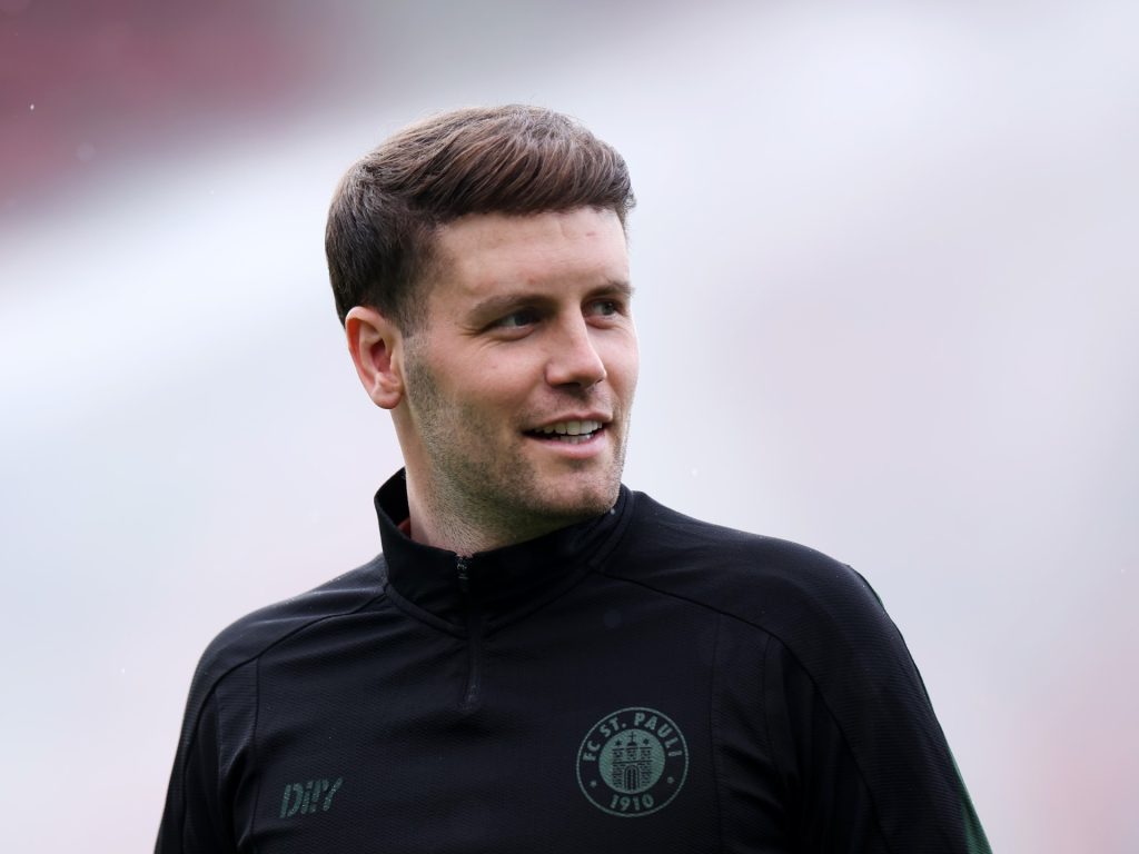 برايتون يتعاقد مع أصغر مدرب في تاريخ الدوري الإنجليزي الممتاز