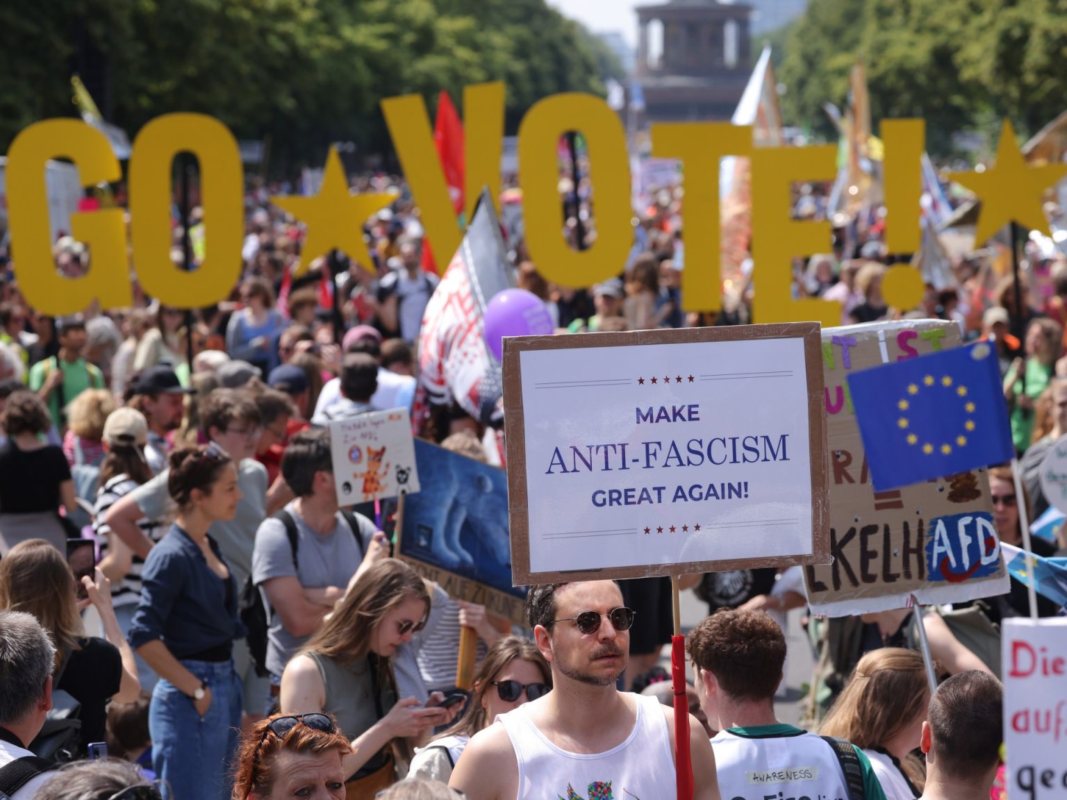 عشرات الآلاف يتظاهرون بألمانيا ضد اليمين المتطرف