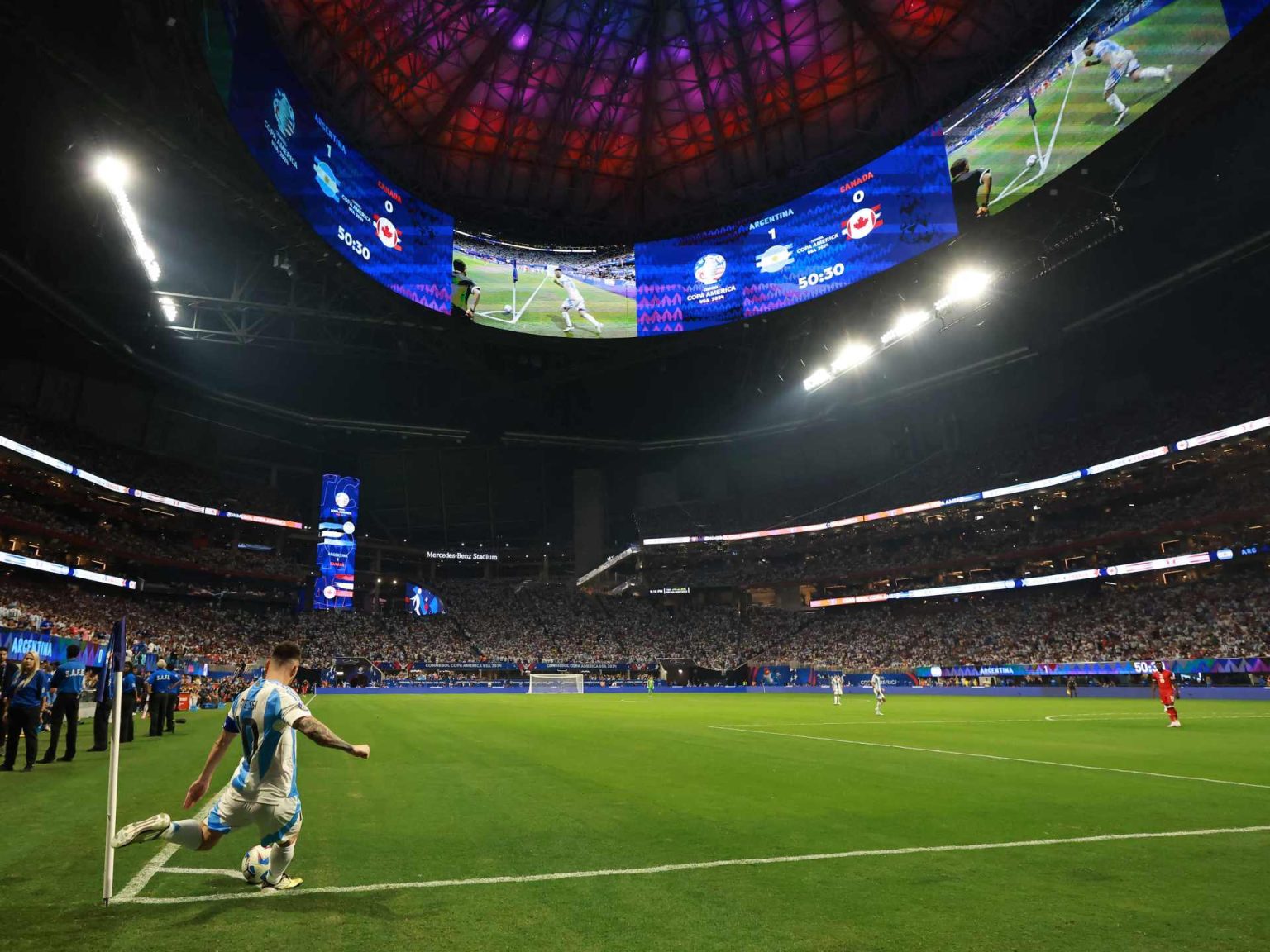 ميسي يسجل أرقاما قياسية بقيادته الأرجنتين للفوز في أولى مباريات كوبا أميركا