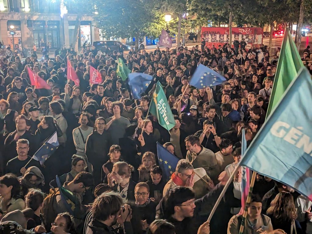 اليمين المتطرف يعزز مواقعه بالانتخابات الأوروبية ويحدث زلزالا في فرنسا