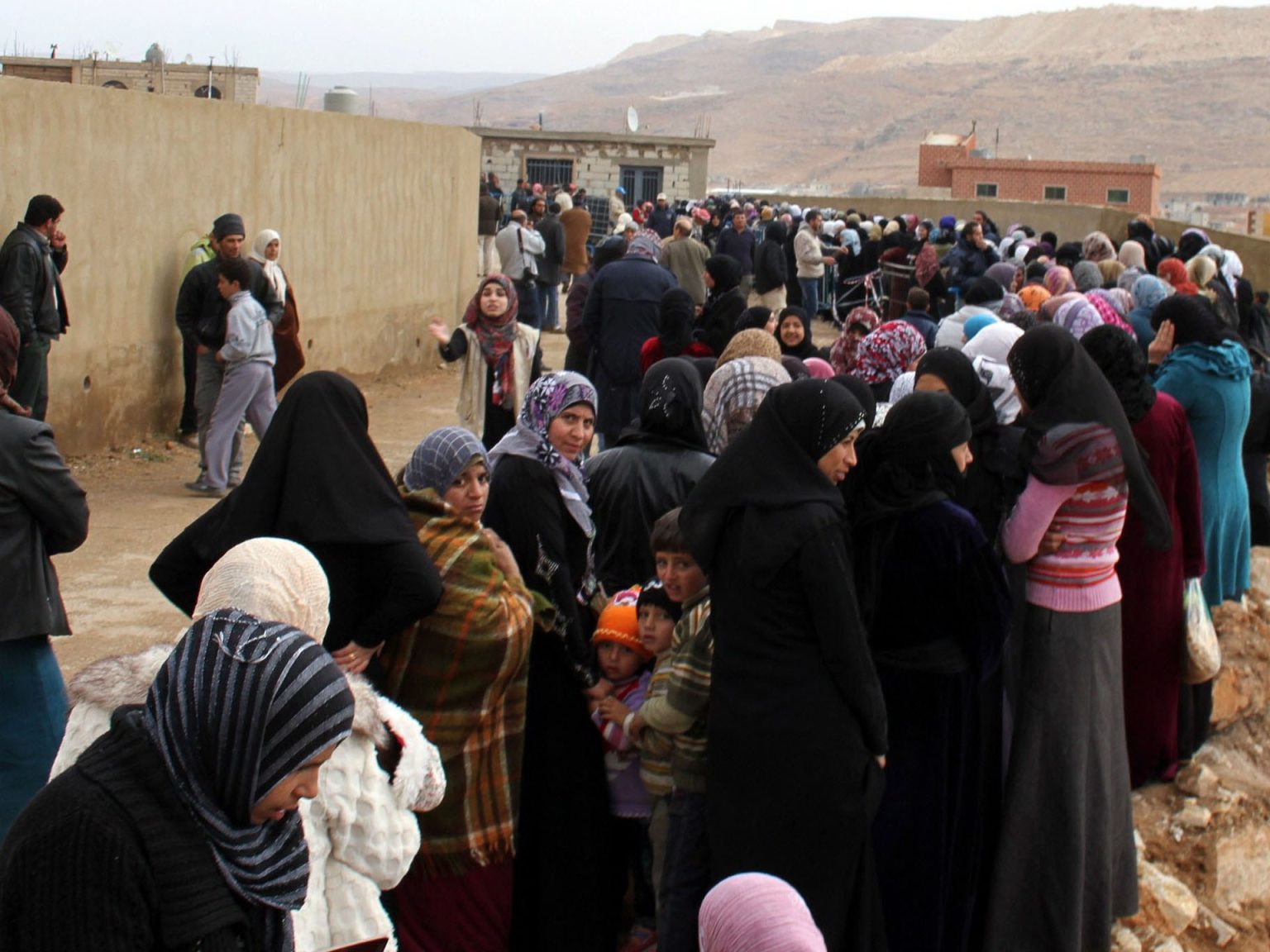 20 منظمة حقوقية تدعو لبنان لوقف التعذيب وإعادة السوريين قسريا