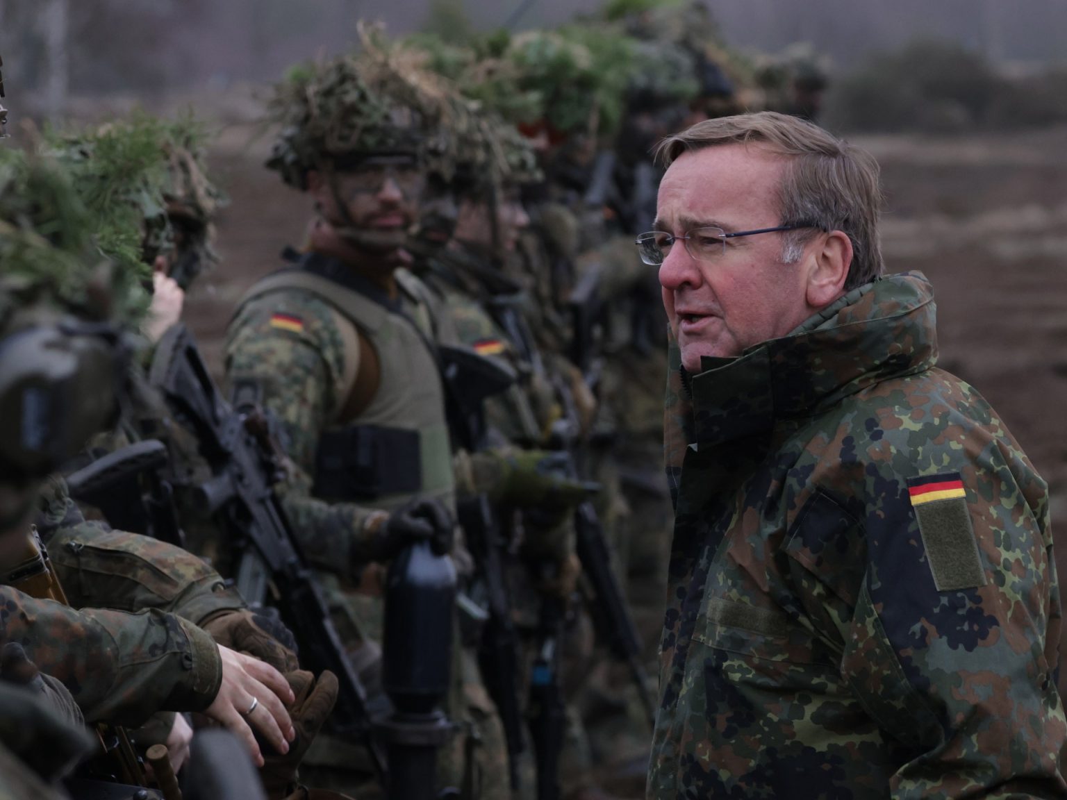 هل تستعد ألمانيا للحرب؟.. العسكرة تتسلل إلى السياسة والإعلام