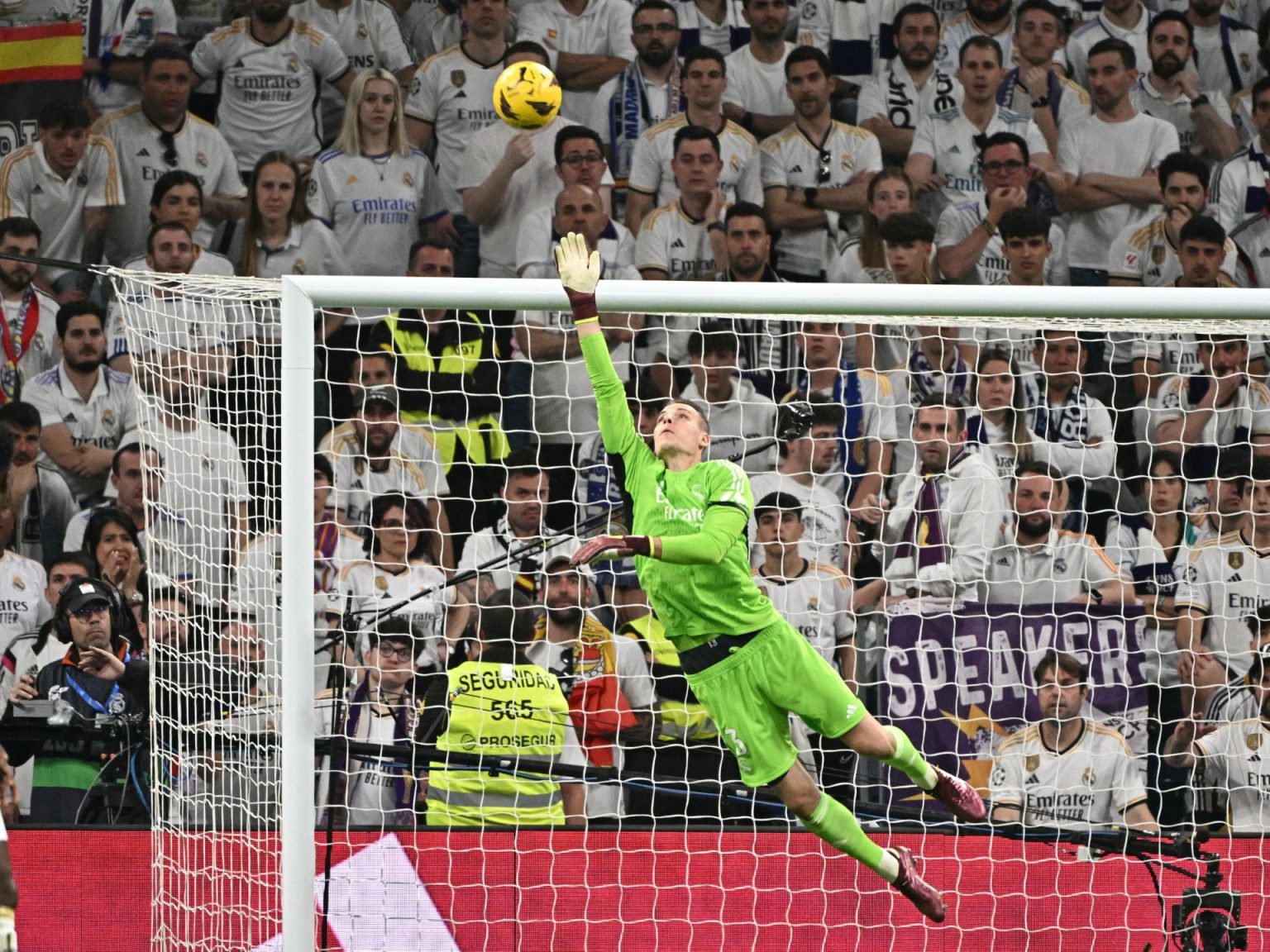 ساهم بفوز ريال مدريد بدوري الأبطال.. لونين يفكر بالرحيل عن البرنابيو