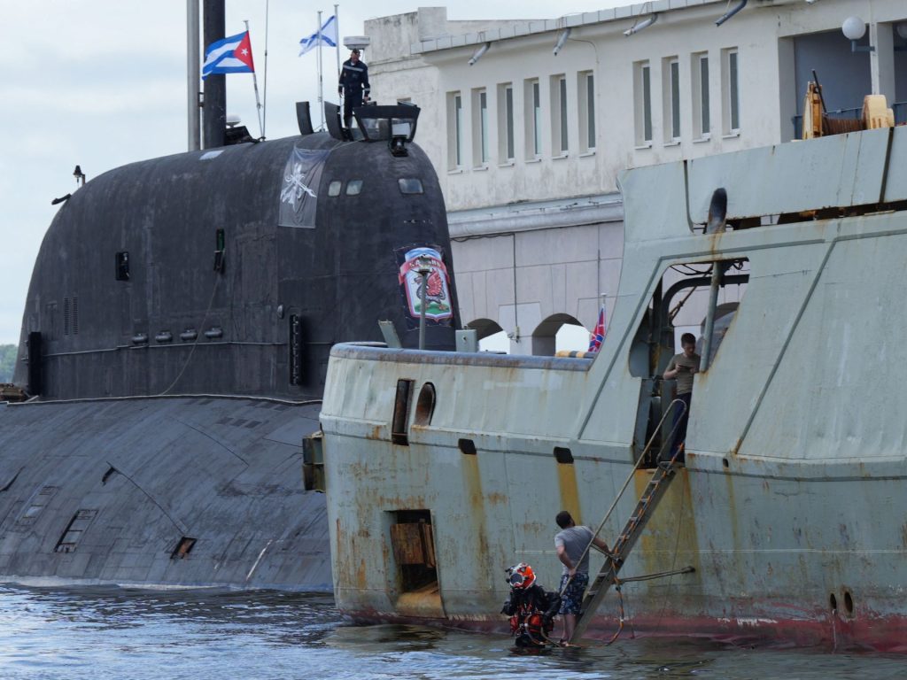 خبير روسي: الكرملين يخطط لضرب سفن أميركية بغواصة نووية