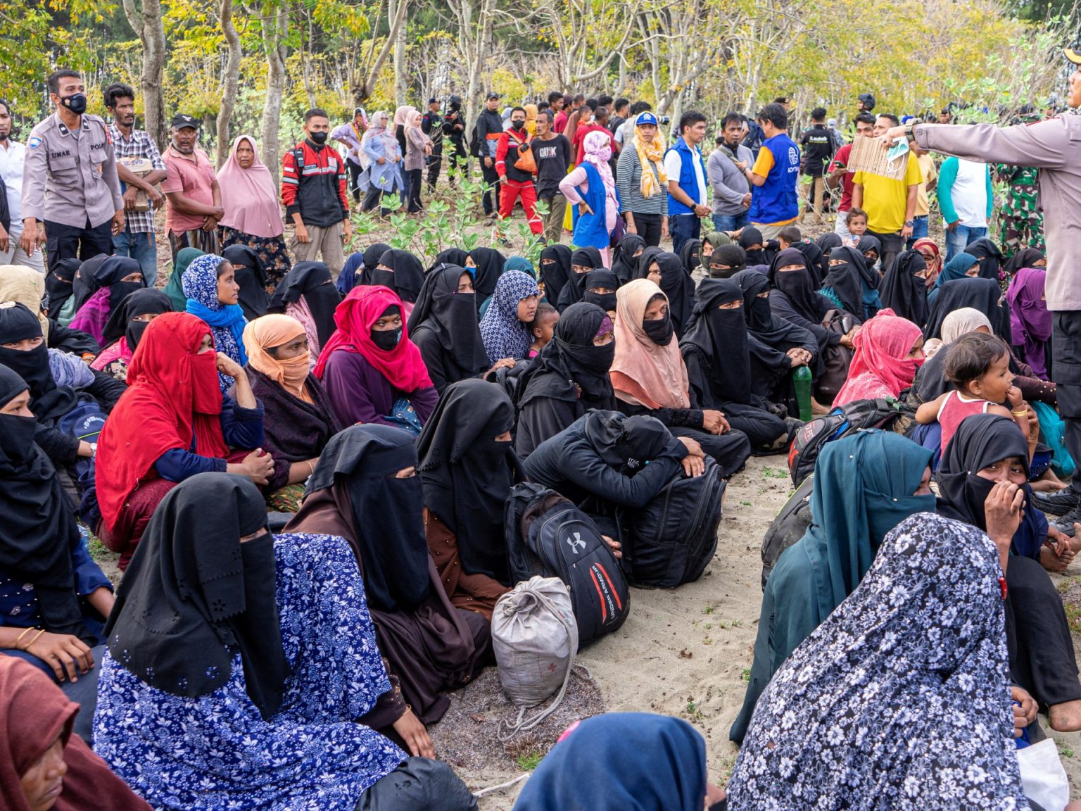 قتال متمردي أراكان لجيش ميانمار يضع الروهينغا في خطر جديد