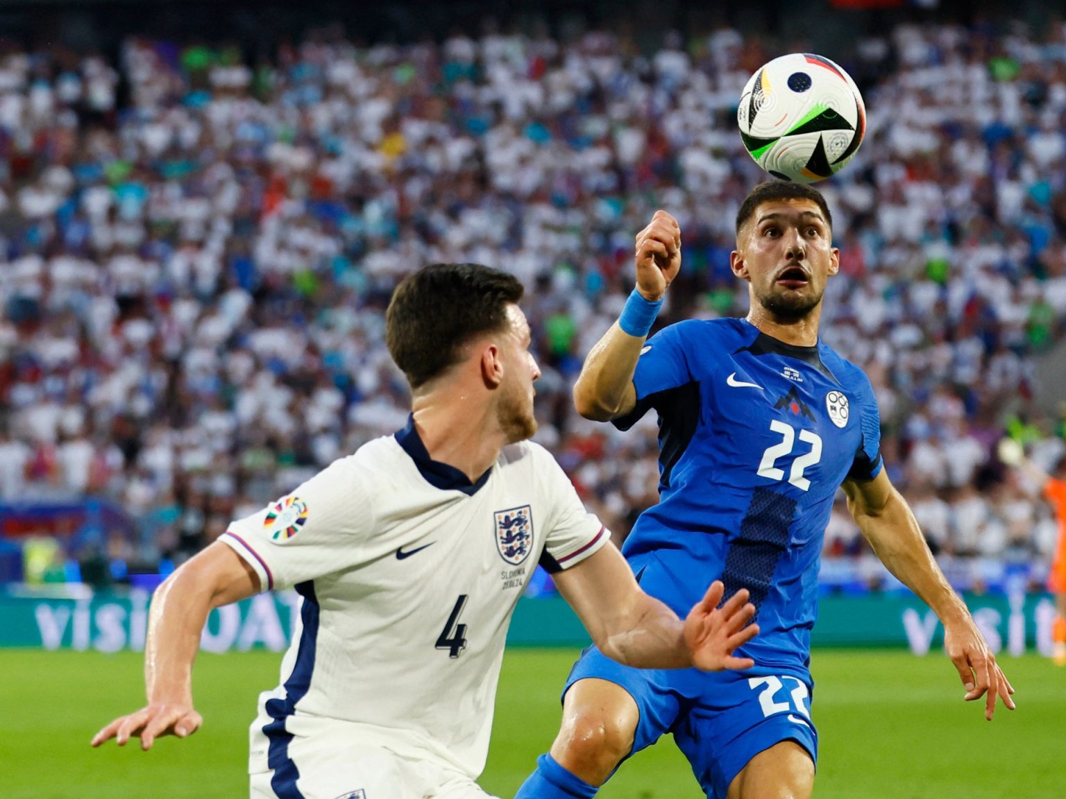 شاهد.. إنجلترا تتصدر المجموعة الثالثة والدانمارك تواجه ألمانيا بثمن النهائي وتأهّل تاريخي لسلوفينيا